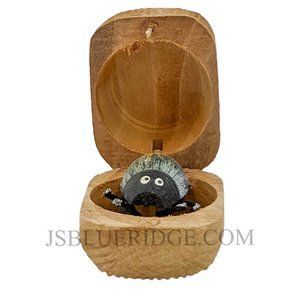 Wooden Insect Prank Box Handicraft (2inch)